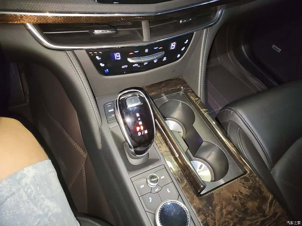 Cadillac CT6, 2023 14