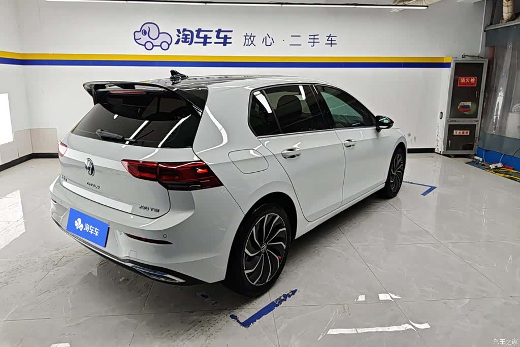 Volkswagen Golf, 2024 3