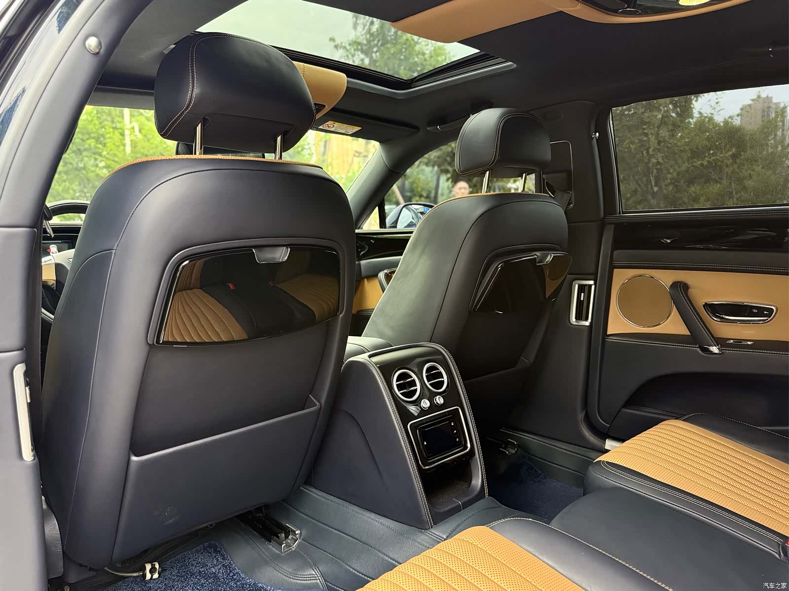 Bentley Flying Spur, 2017 14