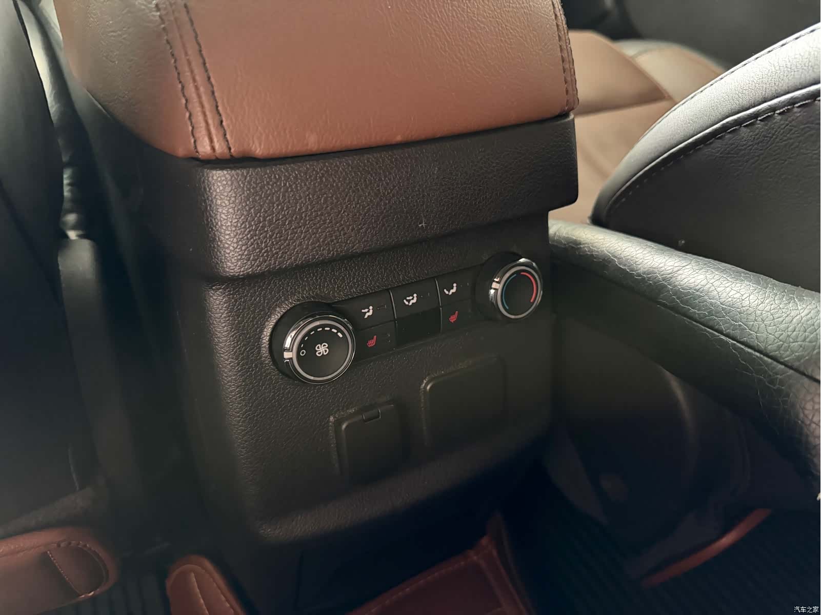 Ford Explorer, 2015 8