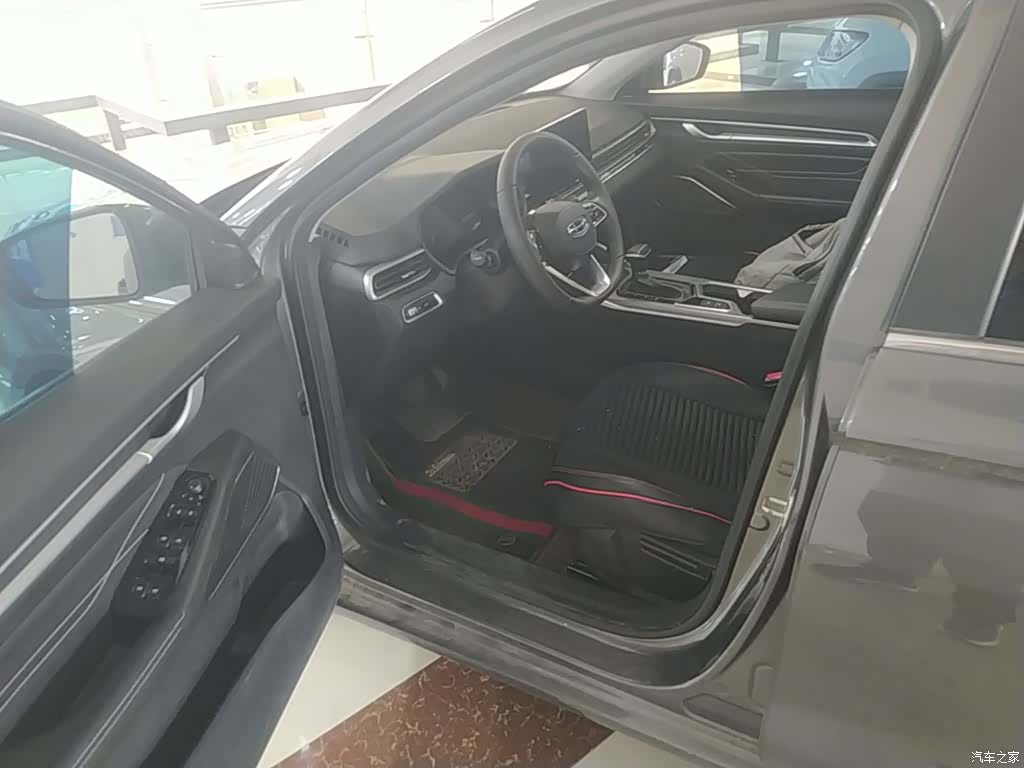 Geely Emgrand, 2023 15