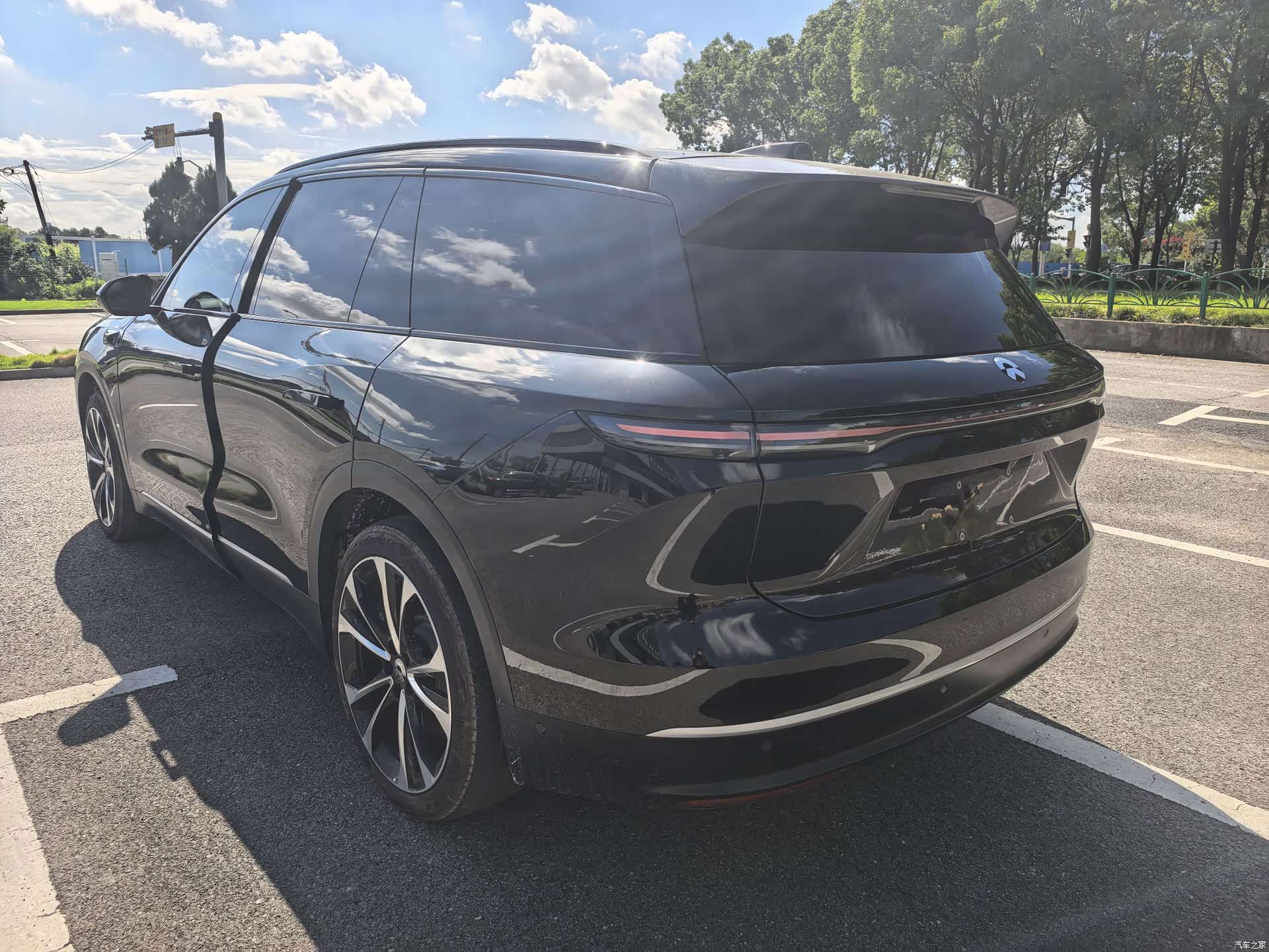 NIO ES8, 2023 7