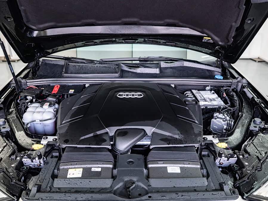 Audi Q7 2025, фото 20