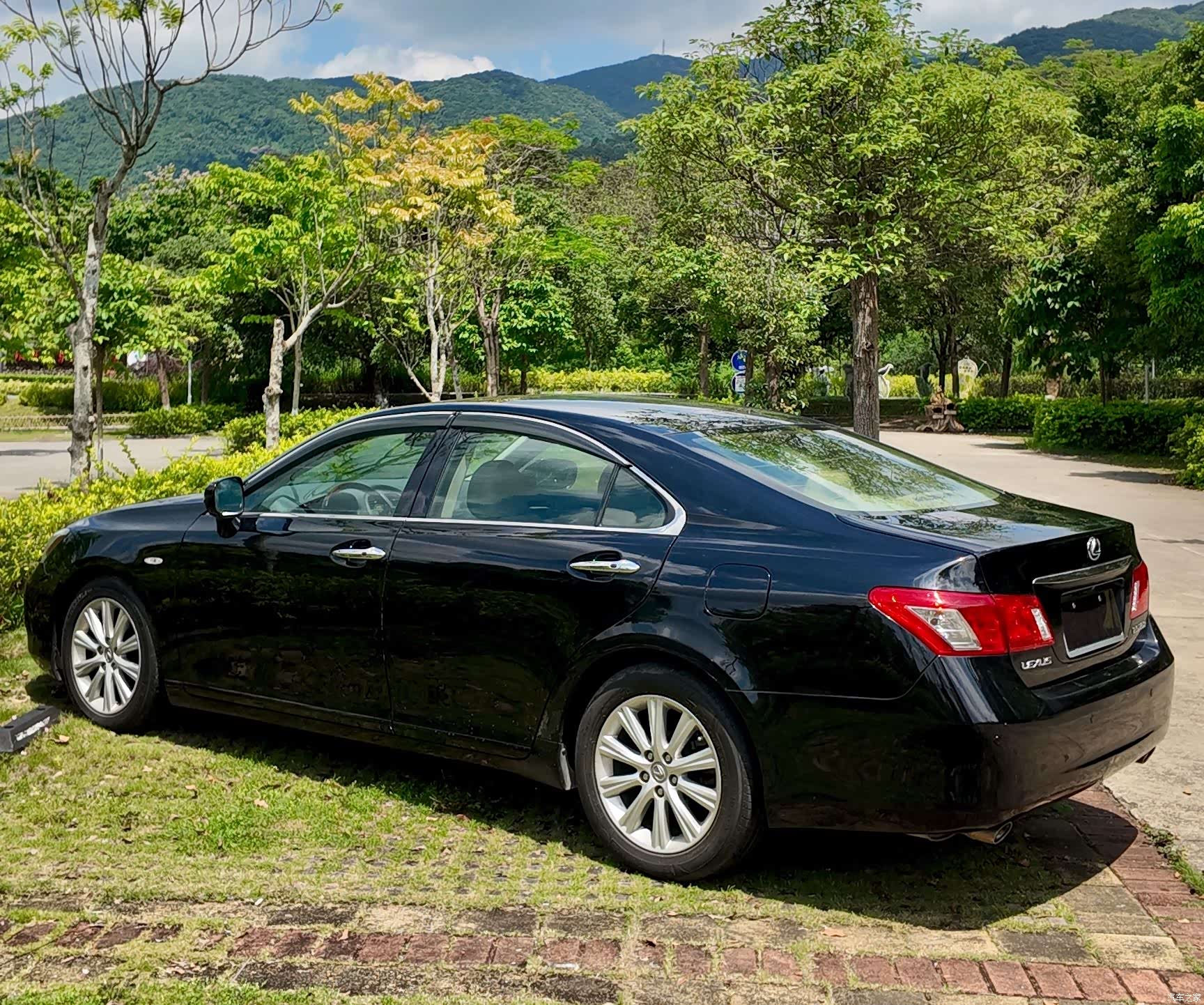 Lexus ES, 2009 25