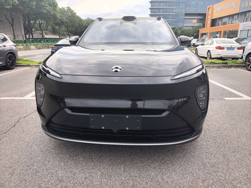 NIO ES8