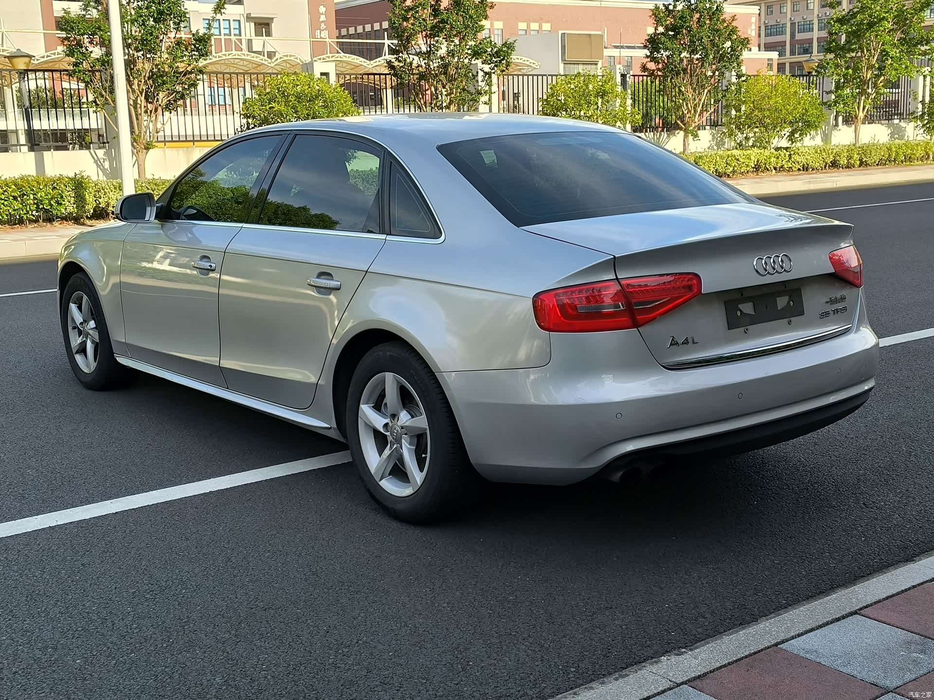 Audi A4L, 2014 4