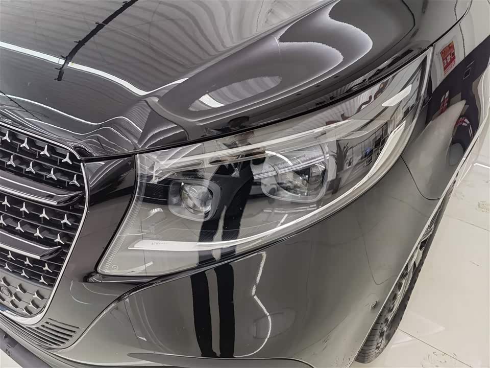 Mercedes-Benz V-class