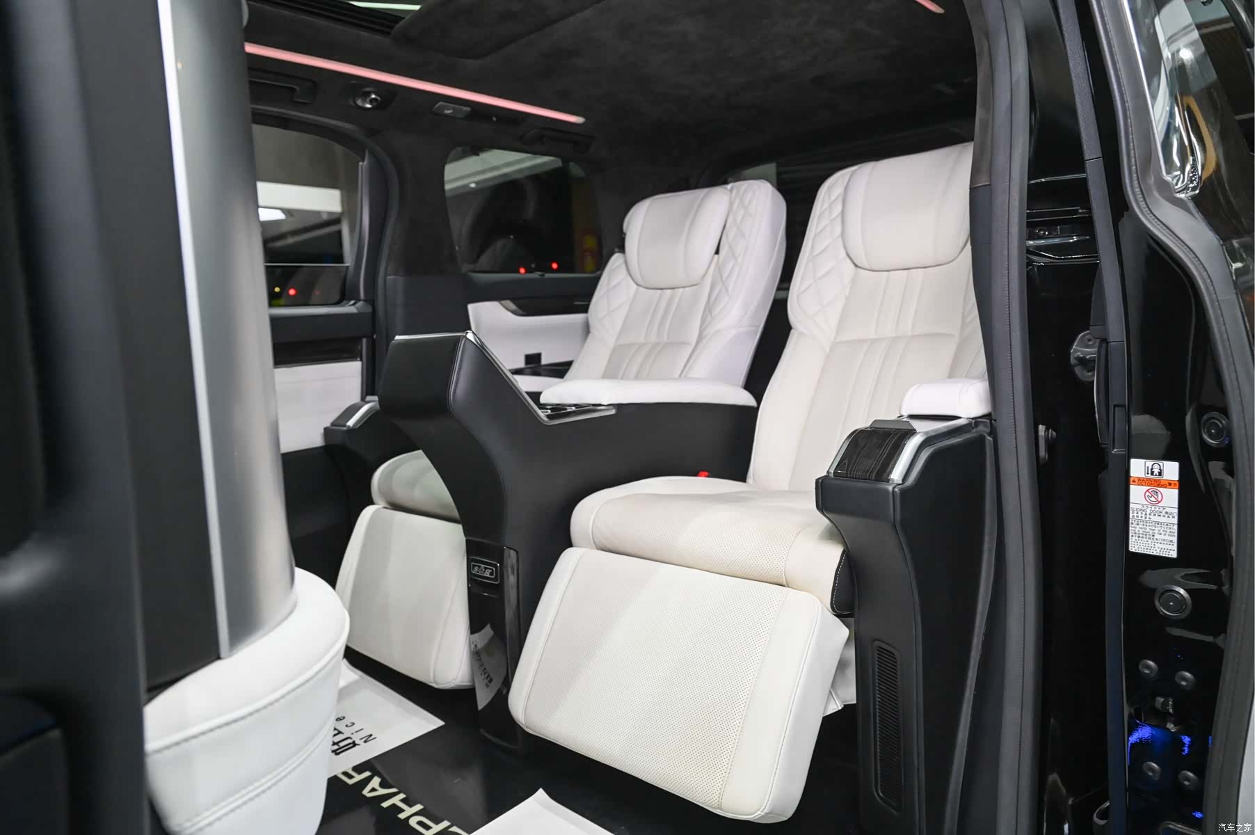 Toyota Alphard, 2022 16