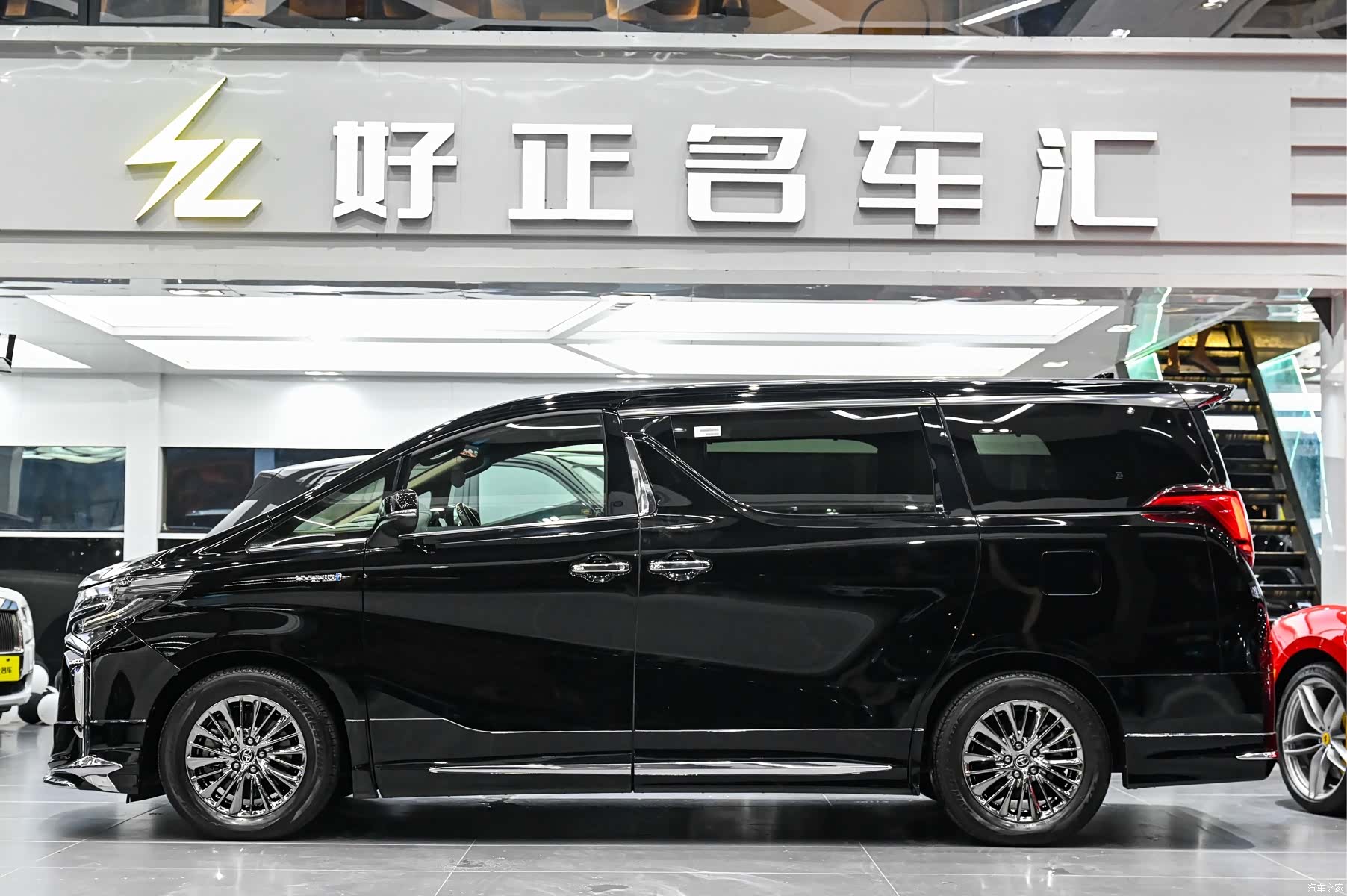 Toyota Alphard, 2022 4