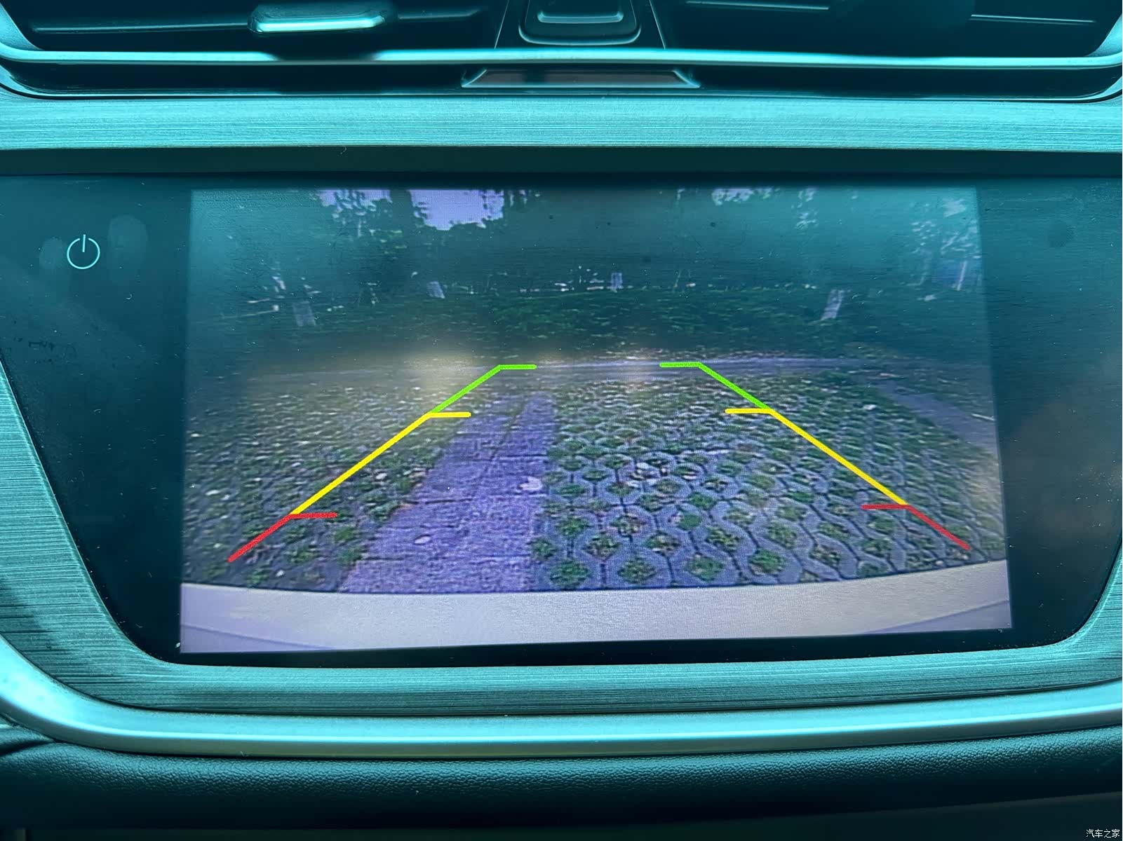 Geely Emgrand, 2022 8