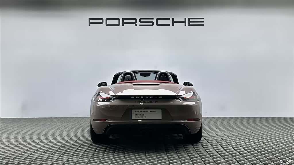 Porsche Boxster, 2023 все фото