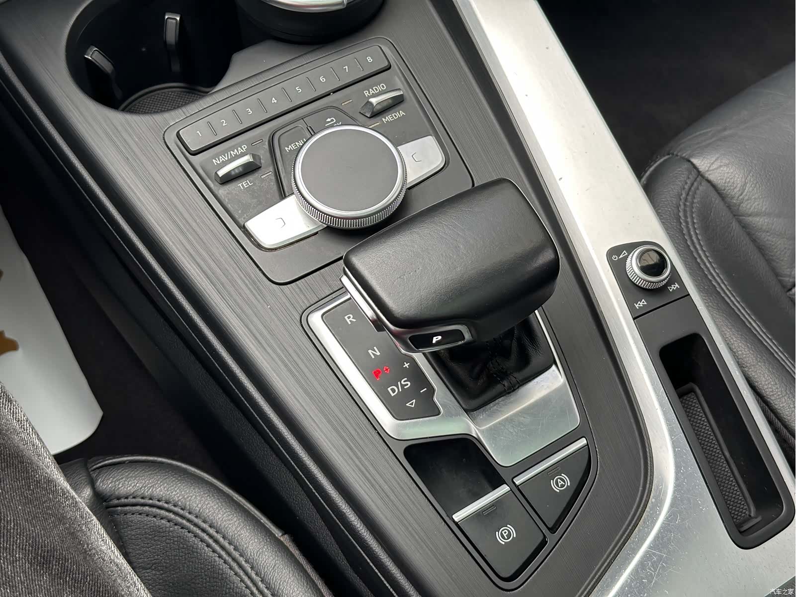 Audi A4L, 2018 16