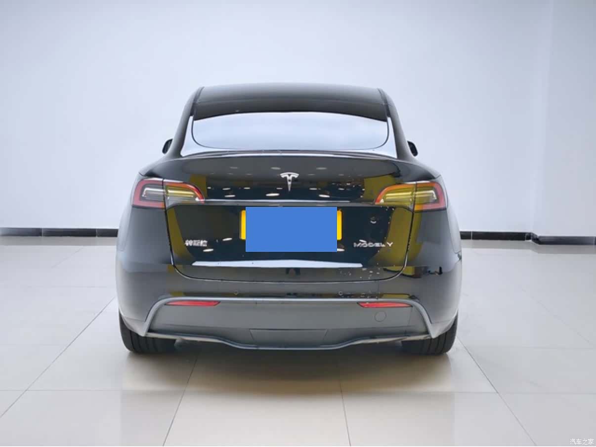 Tesla Model Y, 2022 3
