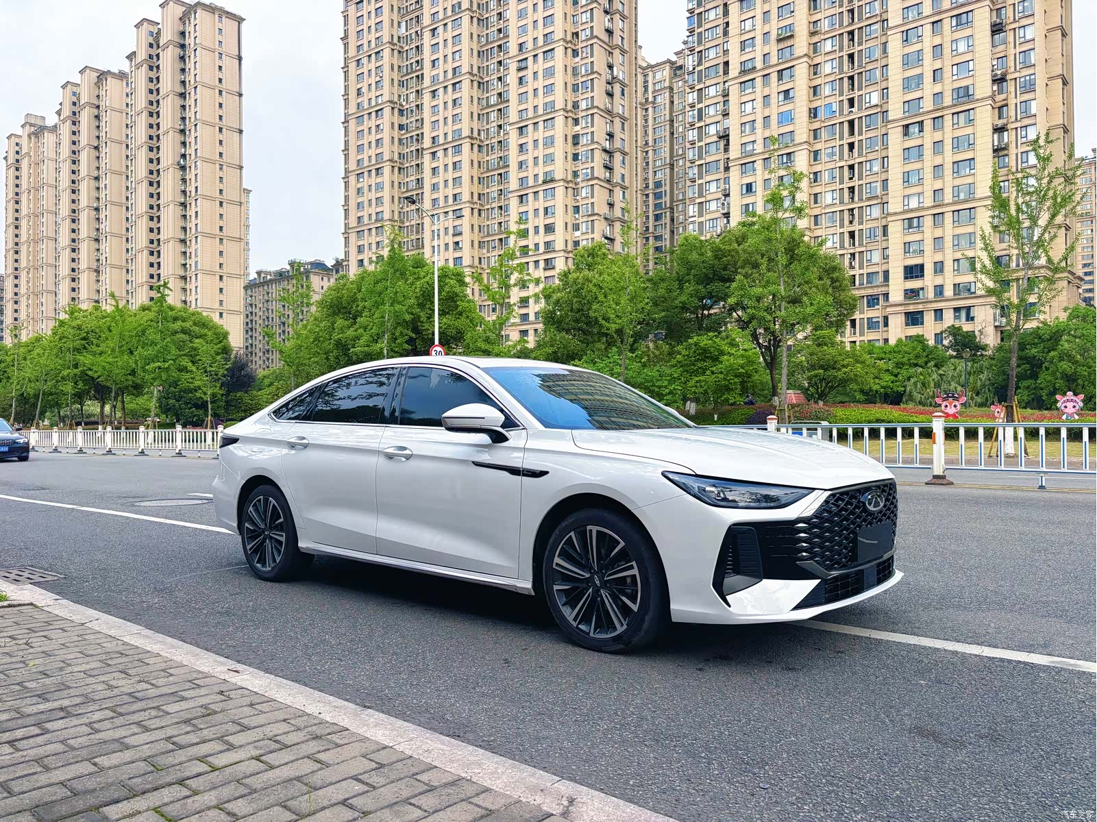 Chery Arrizo 8, 2025 3
