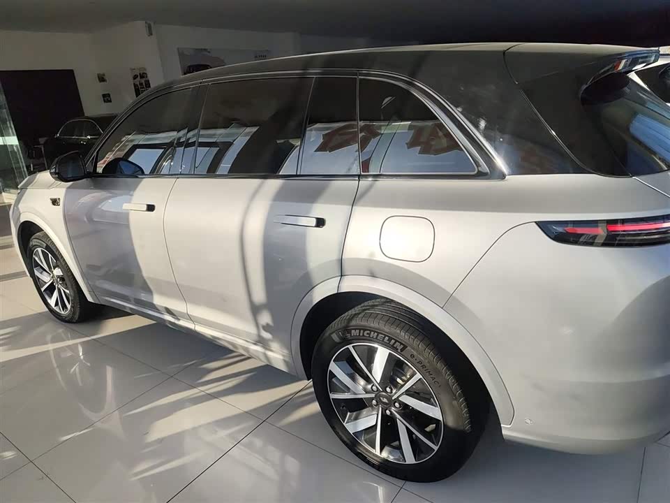 Li Auto Ideal L7