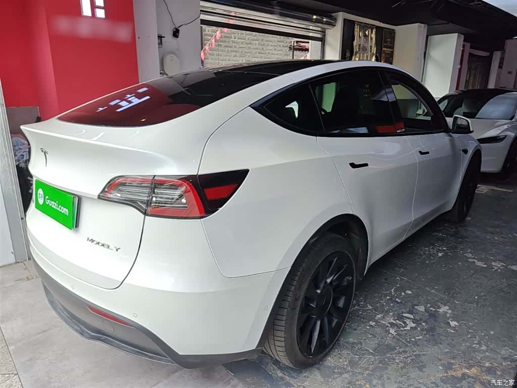 Tesla Model Y, 2023 7