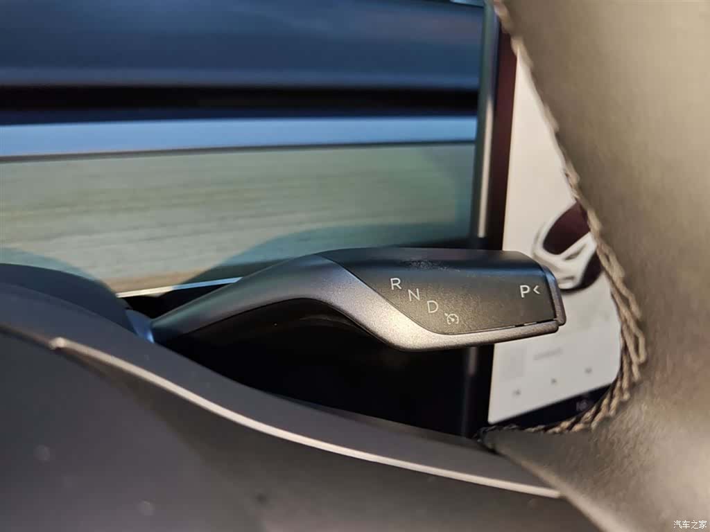 Tesla Model Y, 2023 14