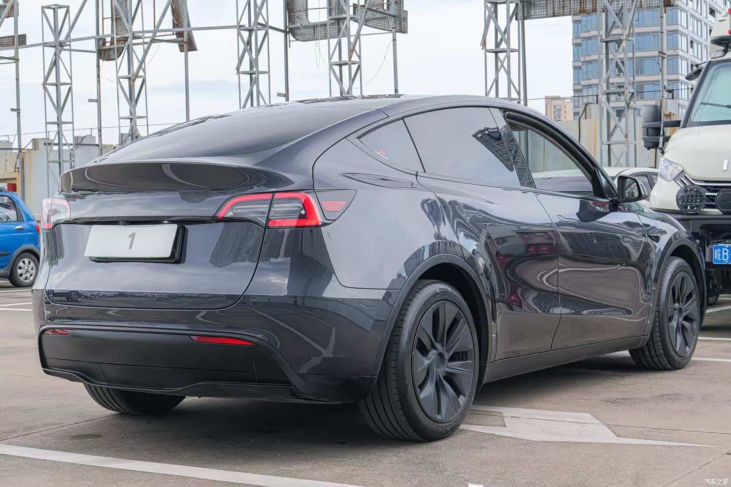 Tesla Model Y, 2024 9