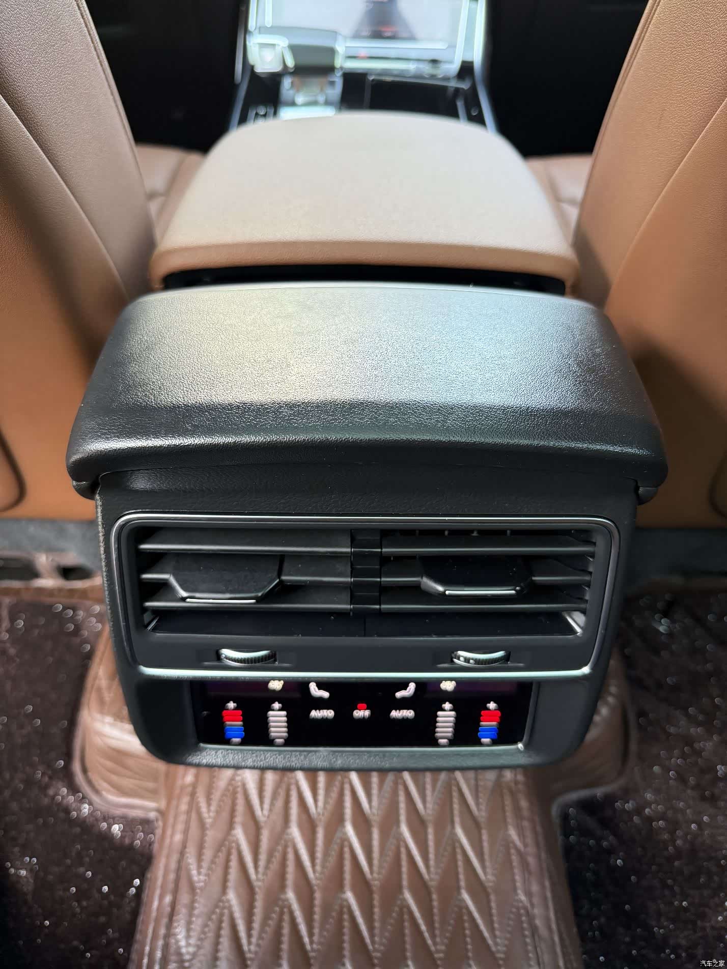 Audi Q7, 2023 15