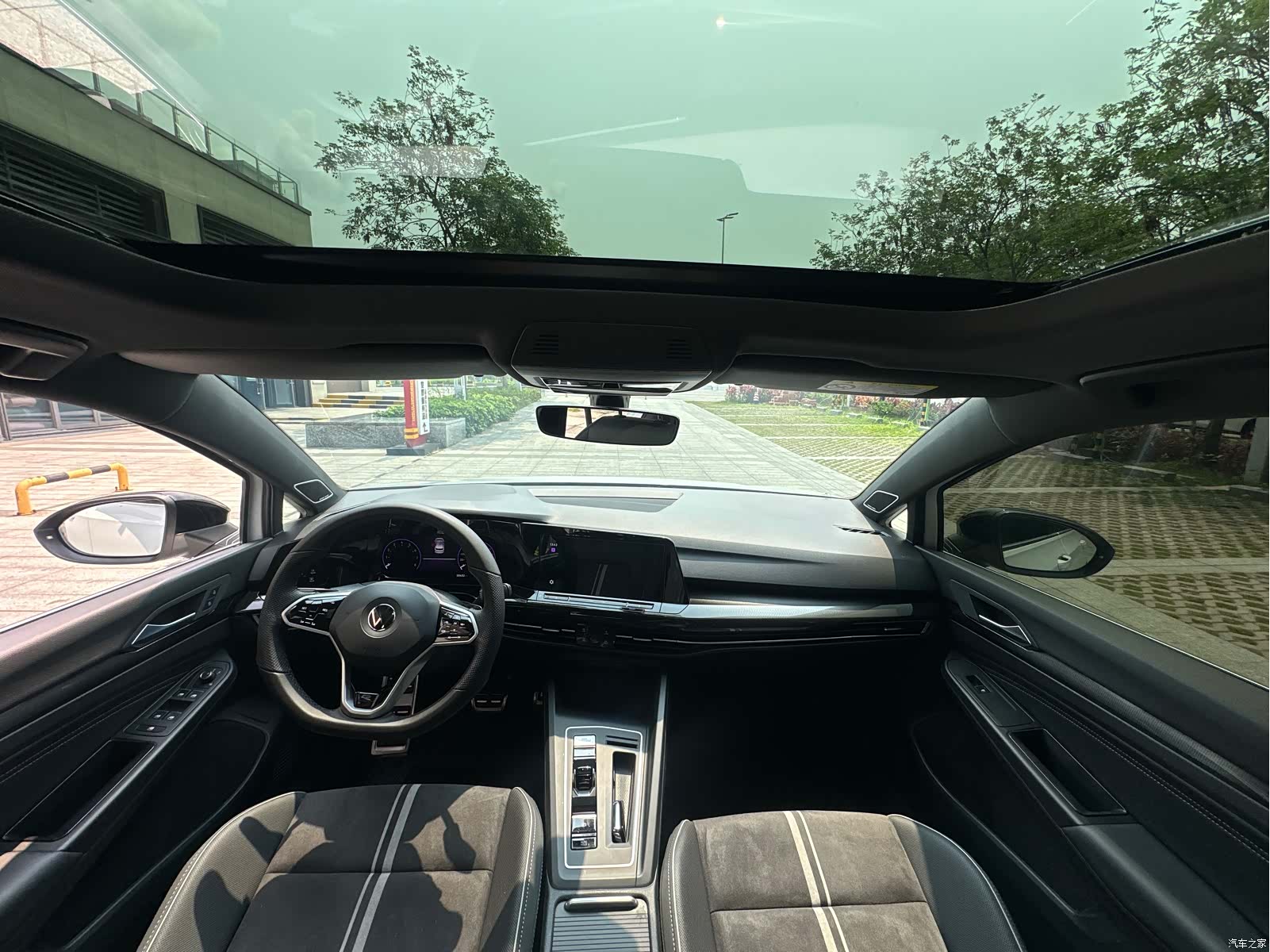 Volkswagen Golf, 2023 13