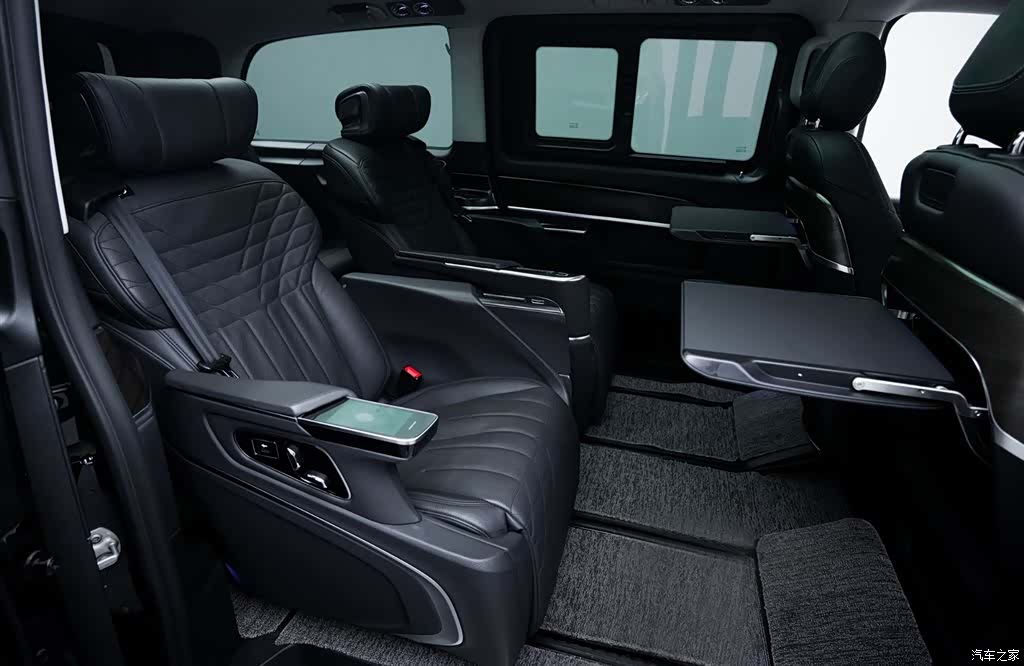 Mercedes-Benz V-Class, 2024 15