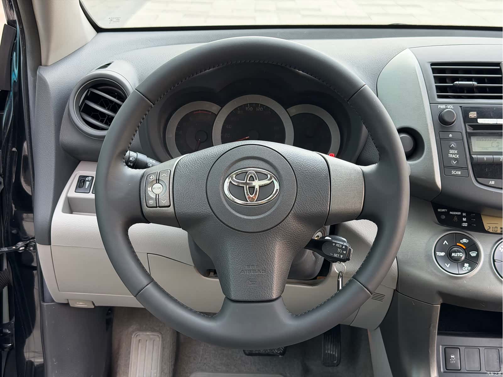 Toyota RAV4, 2010 7