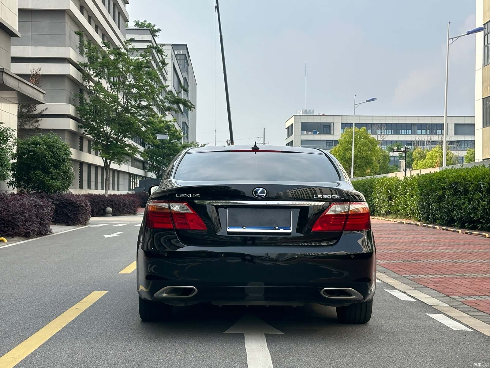 Lexus LS, 2010 4