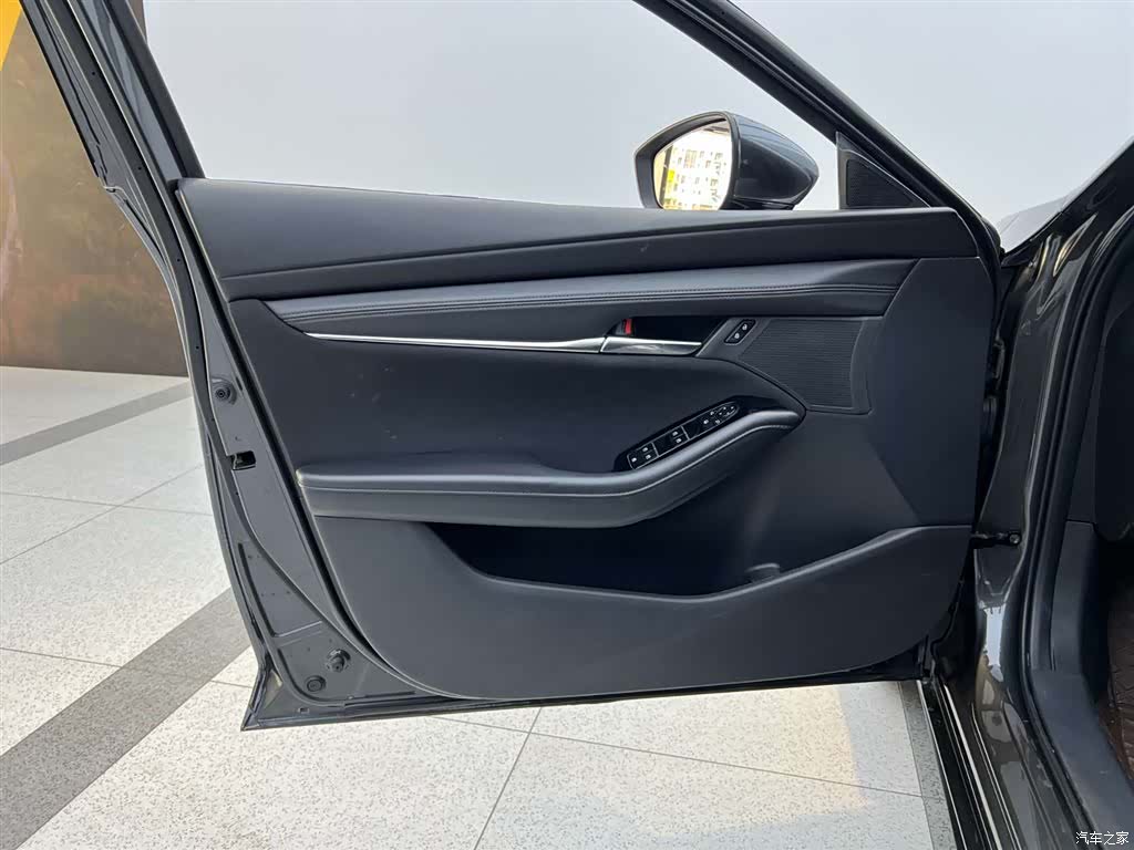 Mazda Mazda3, 2022 30