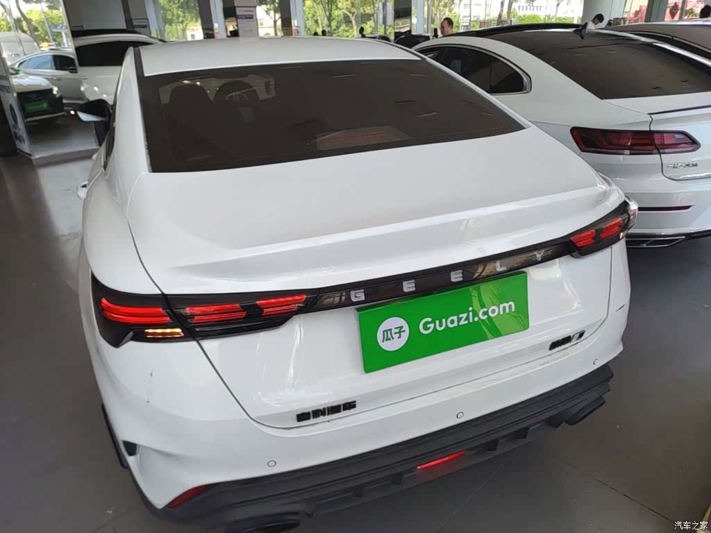 Geely Binray, 2022 4