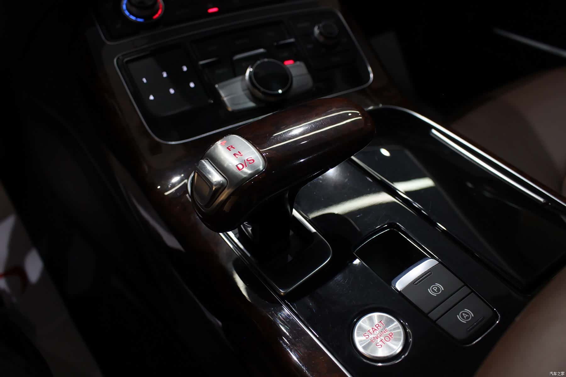 Audi A8L, 2013 11