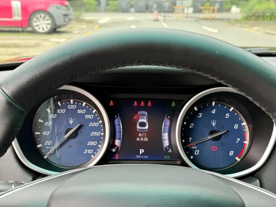 Maserati Ghibli Maserati Ghibli