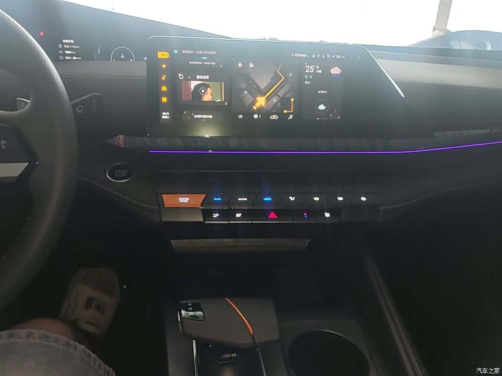 Changan UNI-V, 2025 13