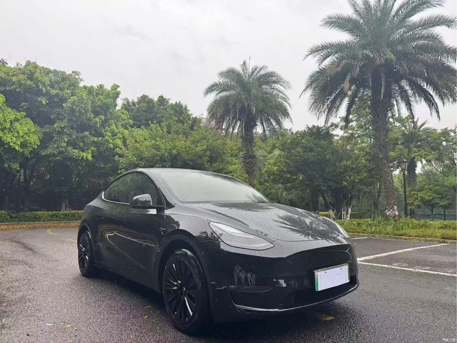 Tesla Model Y, 2021 3