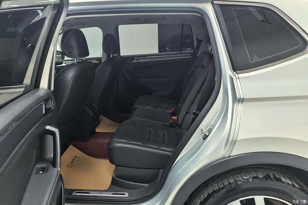 Volkswagen Tiguan L, 2021 11