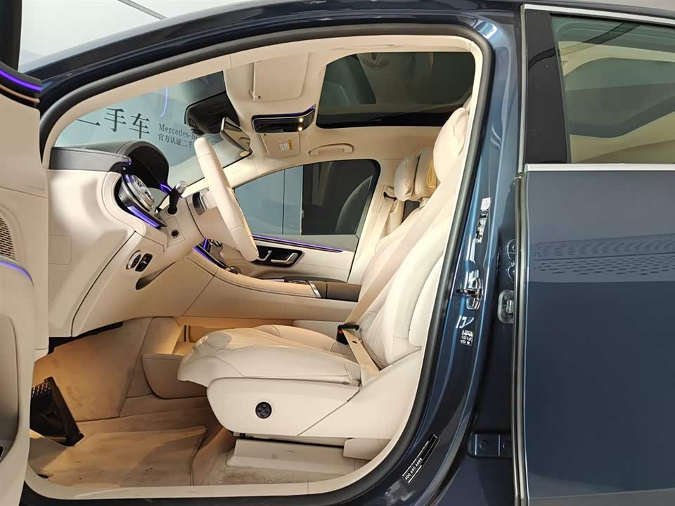 Mercedes-Benz EQS SUV