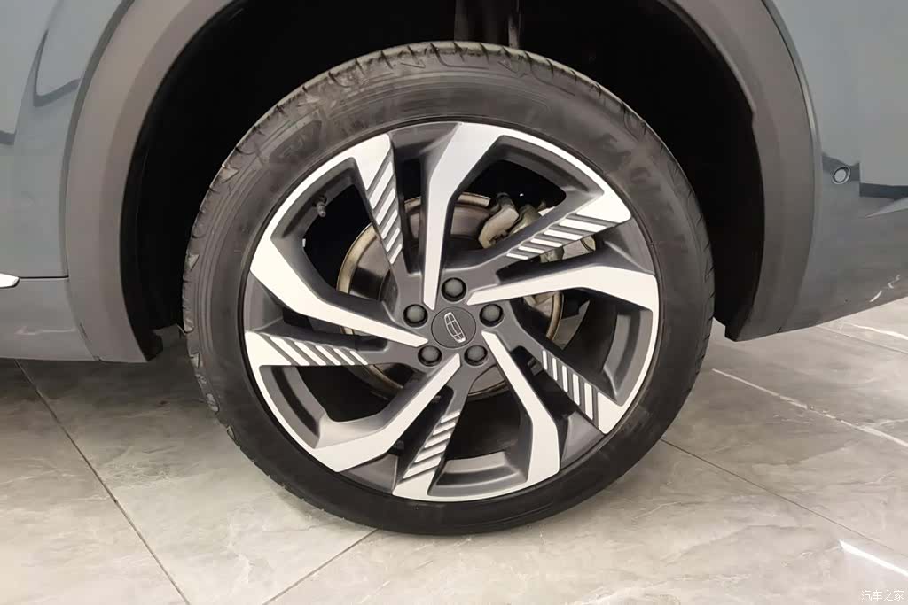 Geely Xingyue L, 2023 6