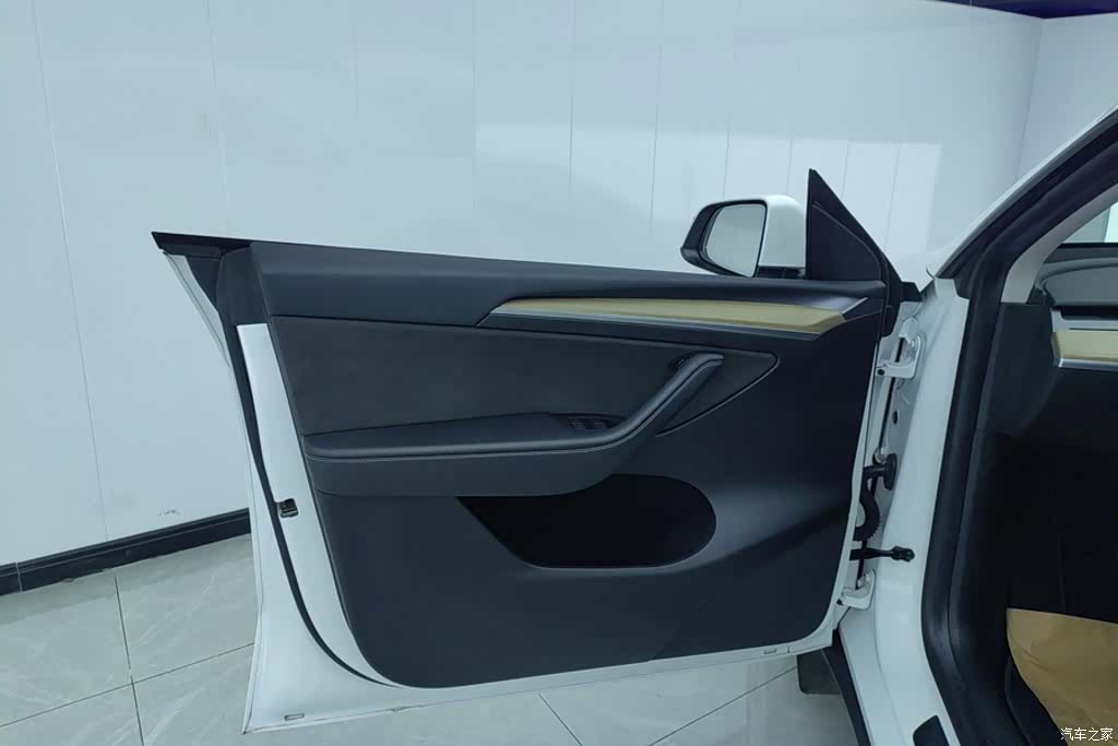 Tesla Model Y, 2022 7