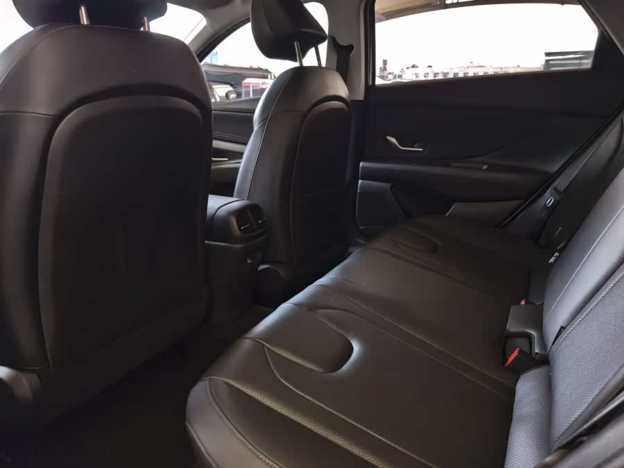 Hyundai Elantra 2023, фото 14