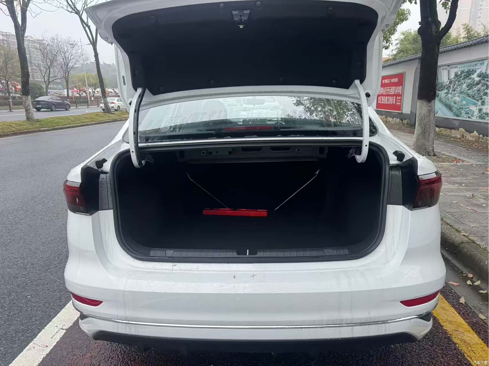Geely Emgrand, 2026 15