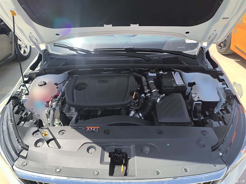 Geely Emgrand, 2023 16