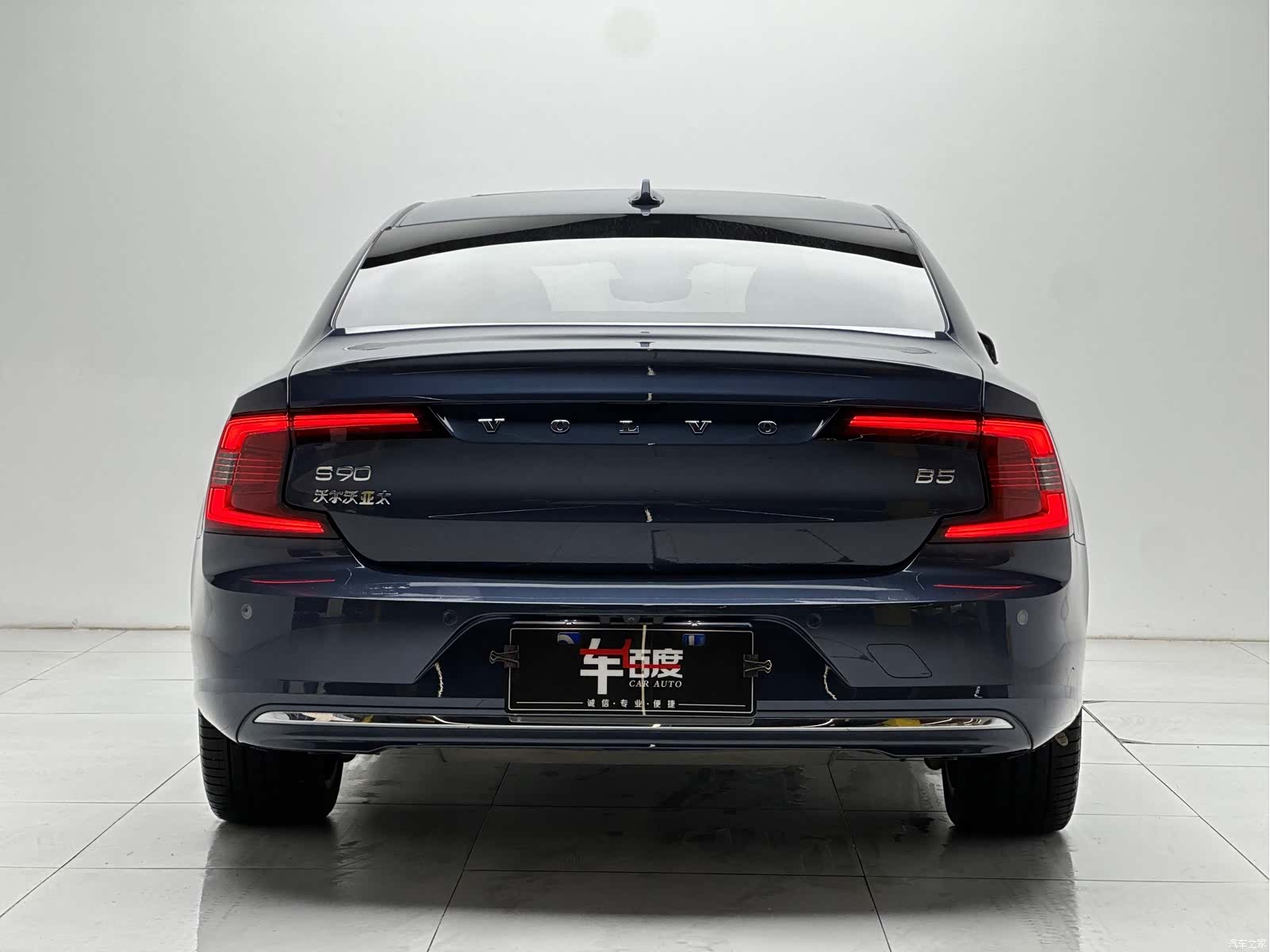 Volvo S90, 2023 все фото