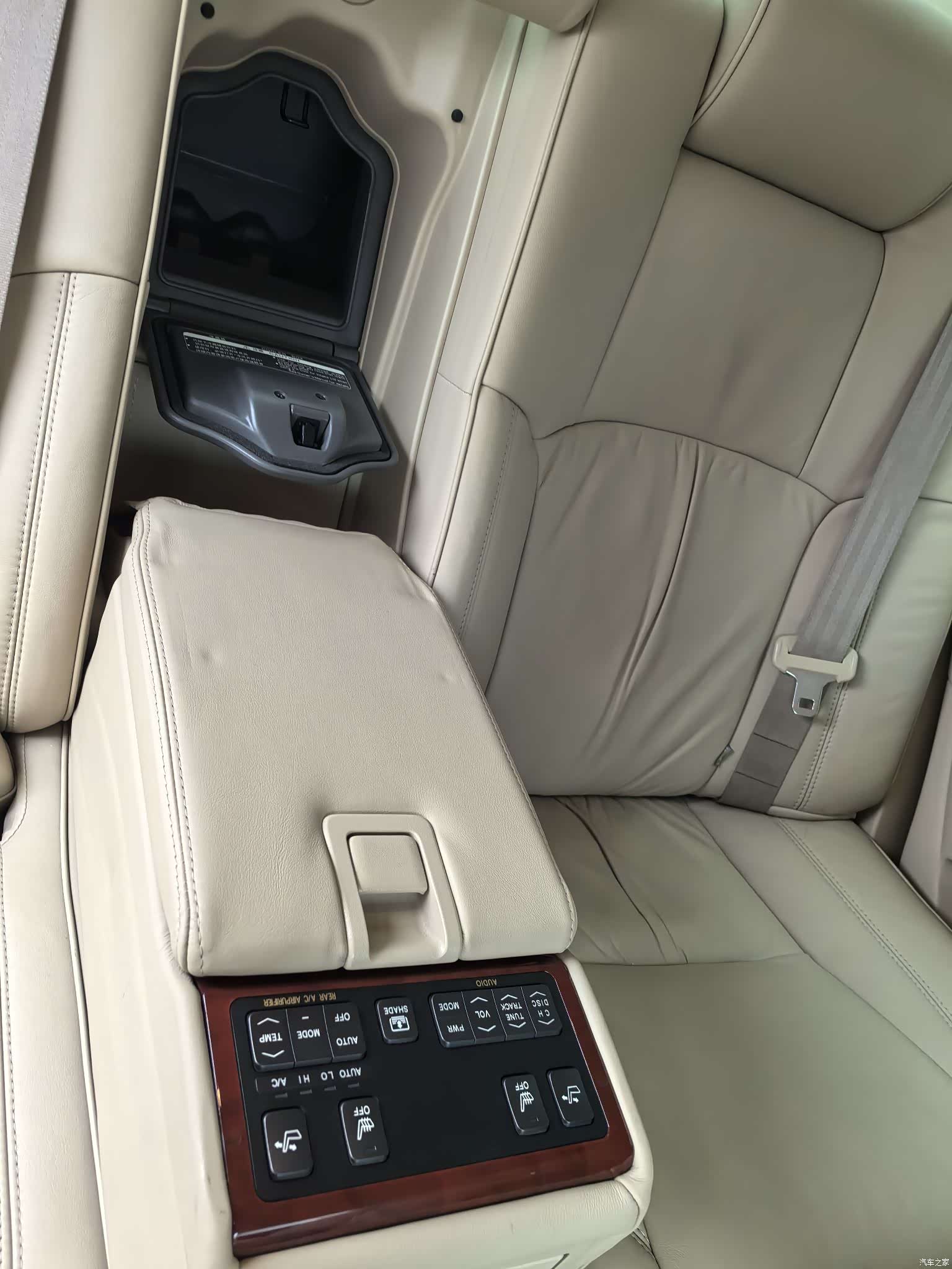 Hongqi HQ300, 2009 12