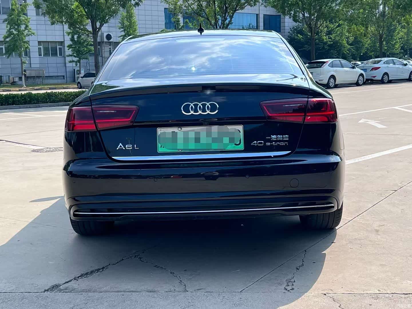Audi e-tron, 2019 все фото