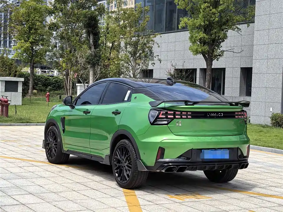 Lynk & Co 05