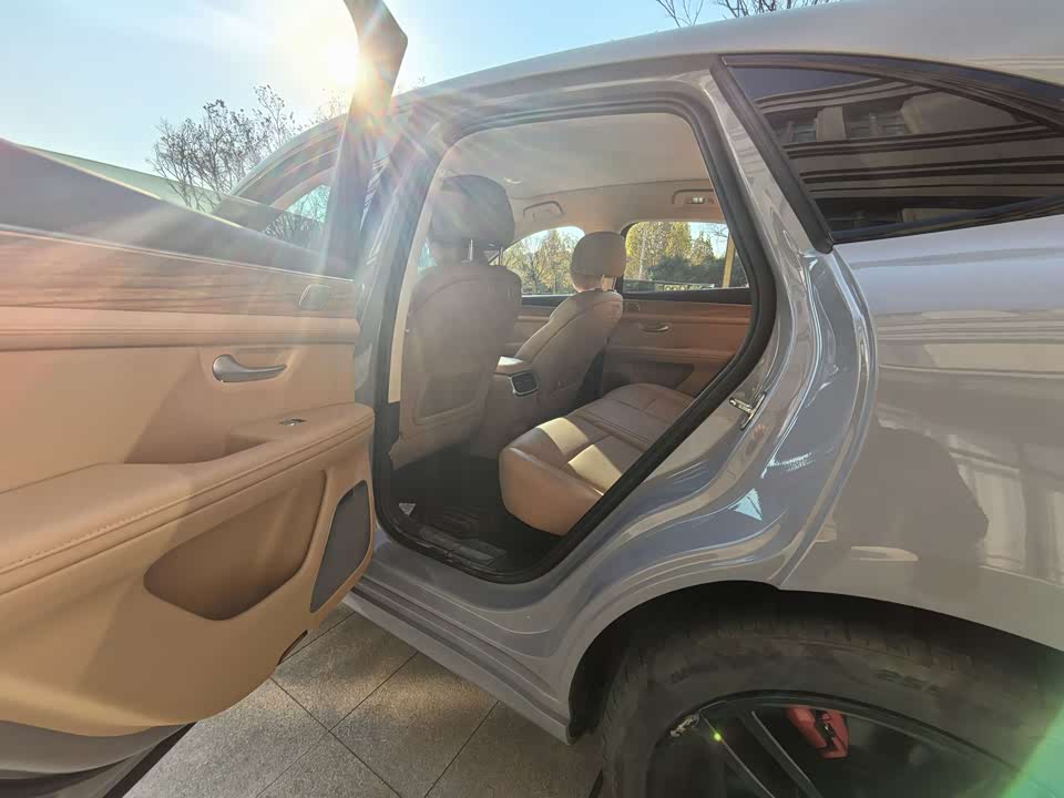 AITO Ask the world M5