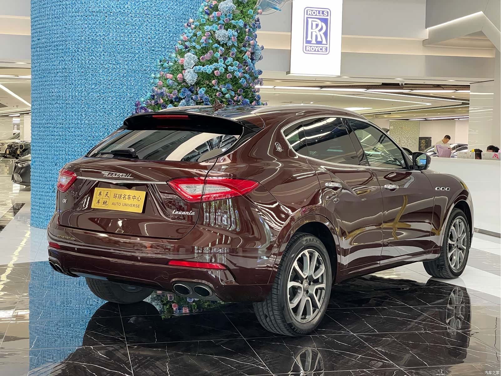 Maserati Levante, 2017 все фото