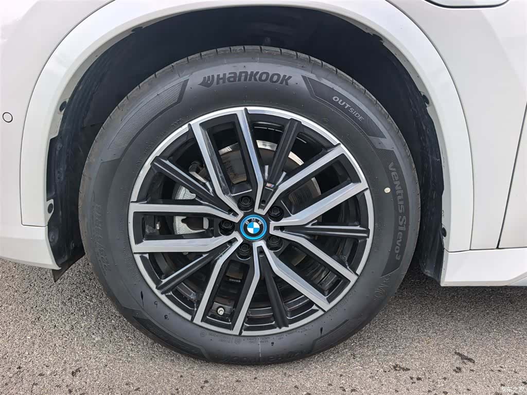BMW iX1, 2025 8