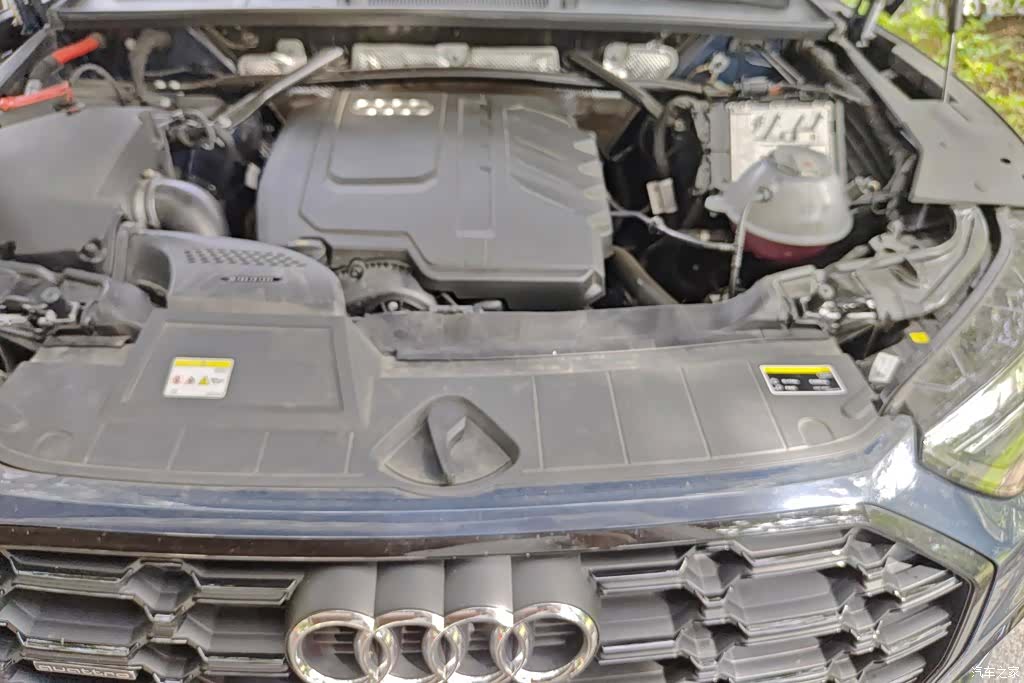Audi Q5L, 2025 10