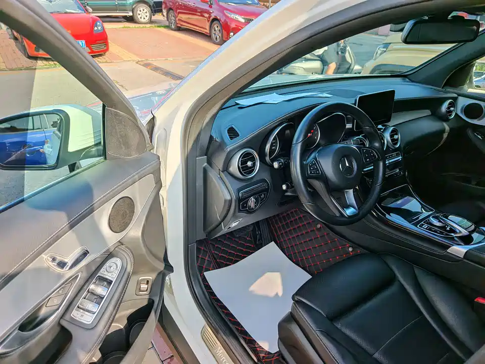 Mercedes-Benz GLC Mercedes-Benz GLC