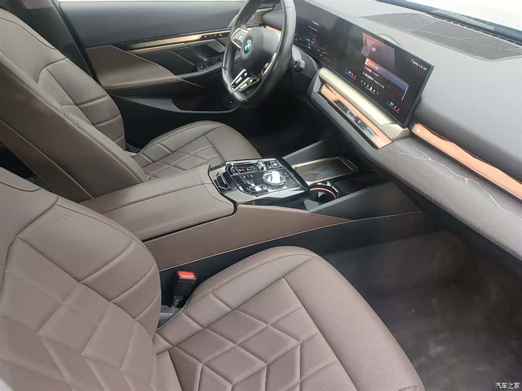 BMW 5 Series, 2025 9